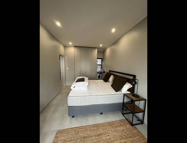 2 BEDROOM APARTMENT FOR SALE IN MENLO PARK